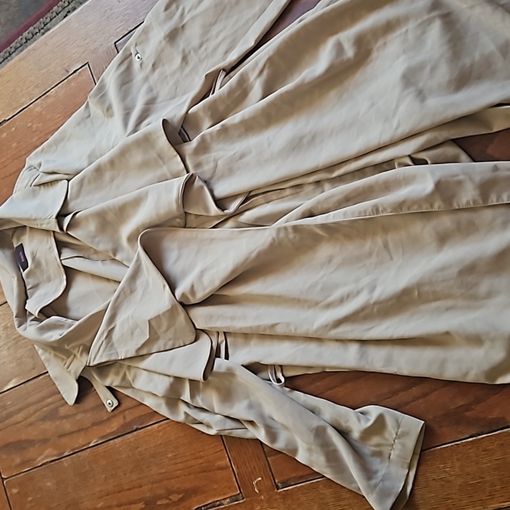 Brand new Mark trenchcoat